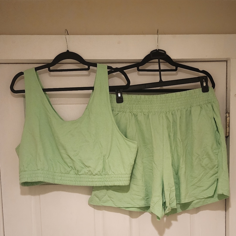 Zara Green Ribbed Crop Athletic Shorts